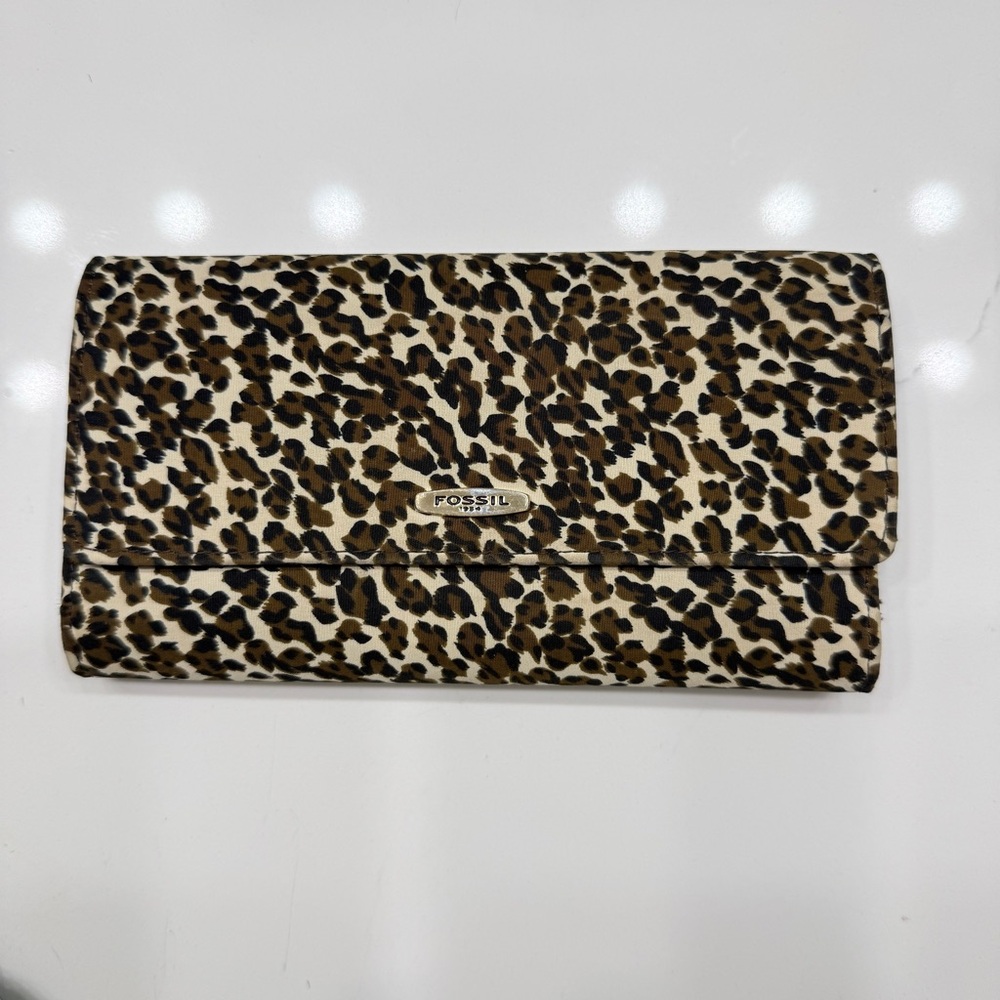 Fossil Tri-fold, Snap Closure Cheetah  Print Wallet